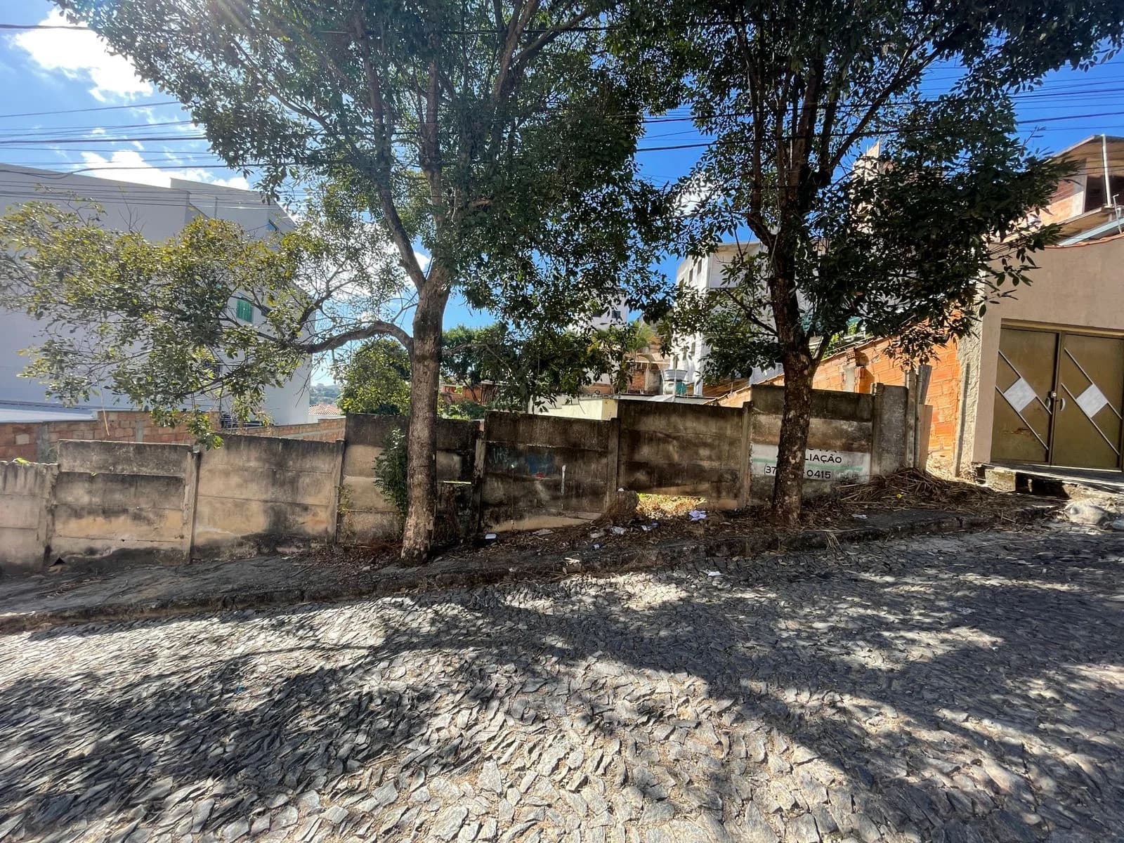 Lote com ótima localização - Lourdes