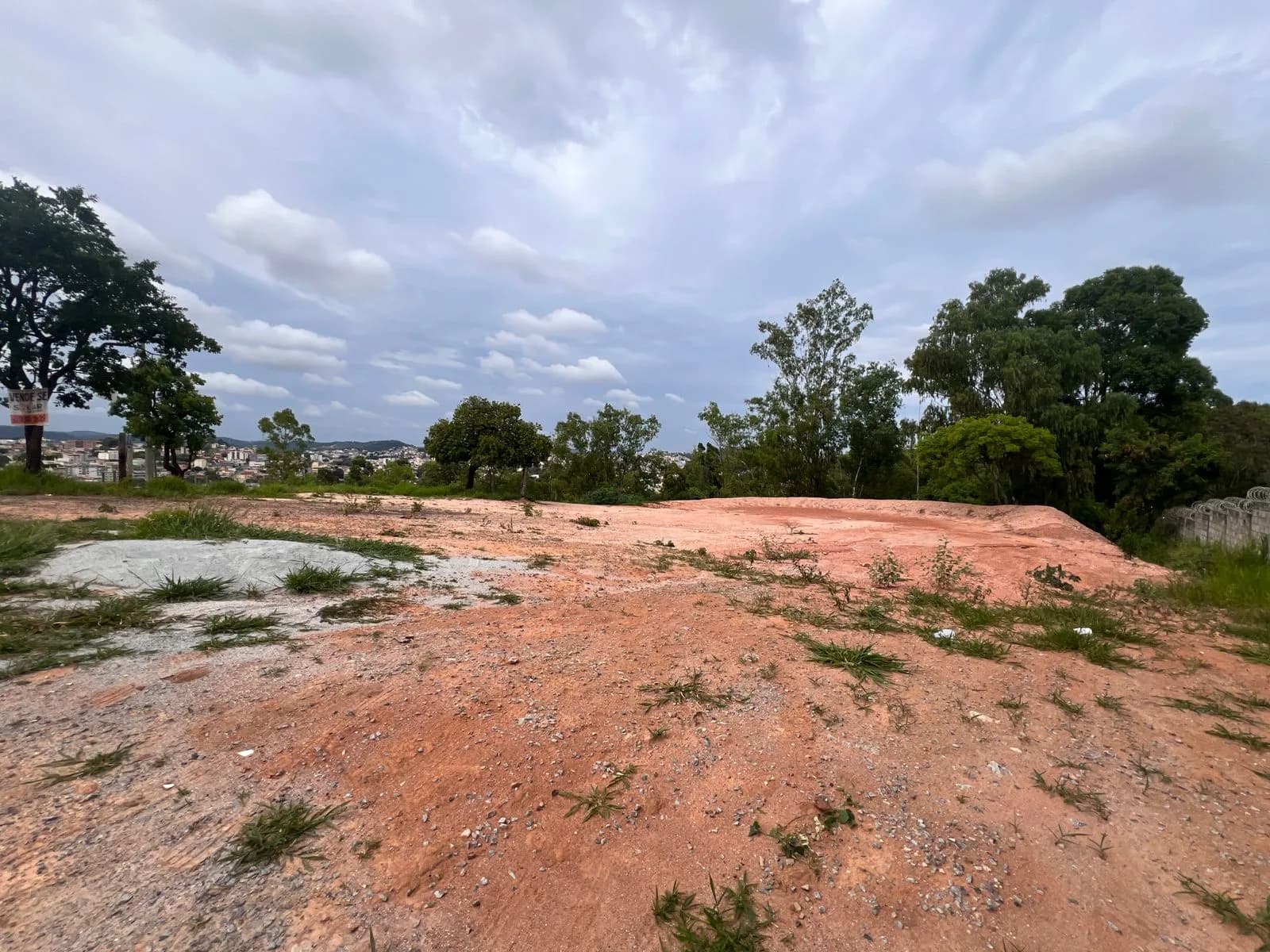 Lote com 1400 m² - Santa Mônica