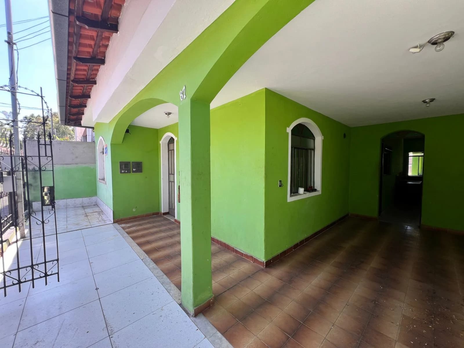 Casa com ótima localização - Santa Mônica