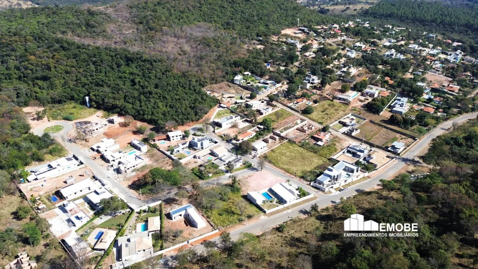 Chácara com 2400 - Vale dos Ipês